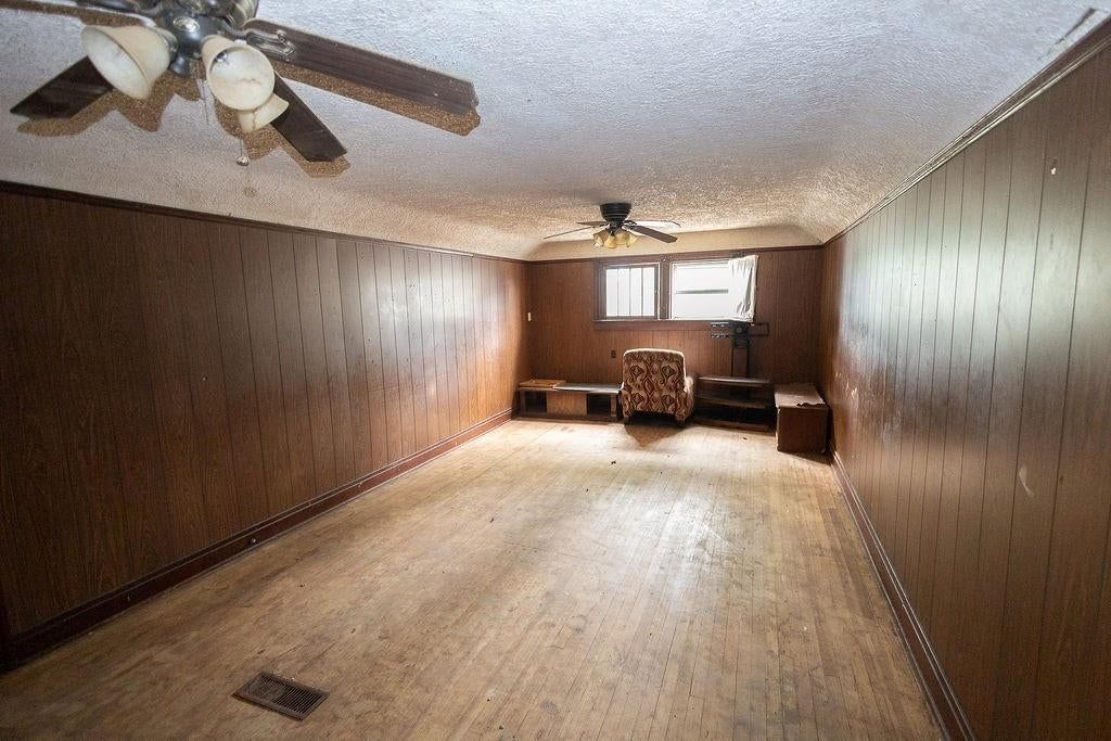 409 W 5th Street — photo 28