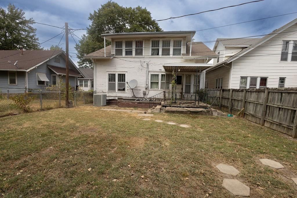 409 W 5th Street — photo 33