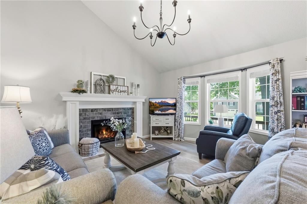 1308 NE Foxwood Drive — photo 4
