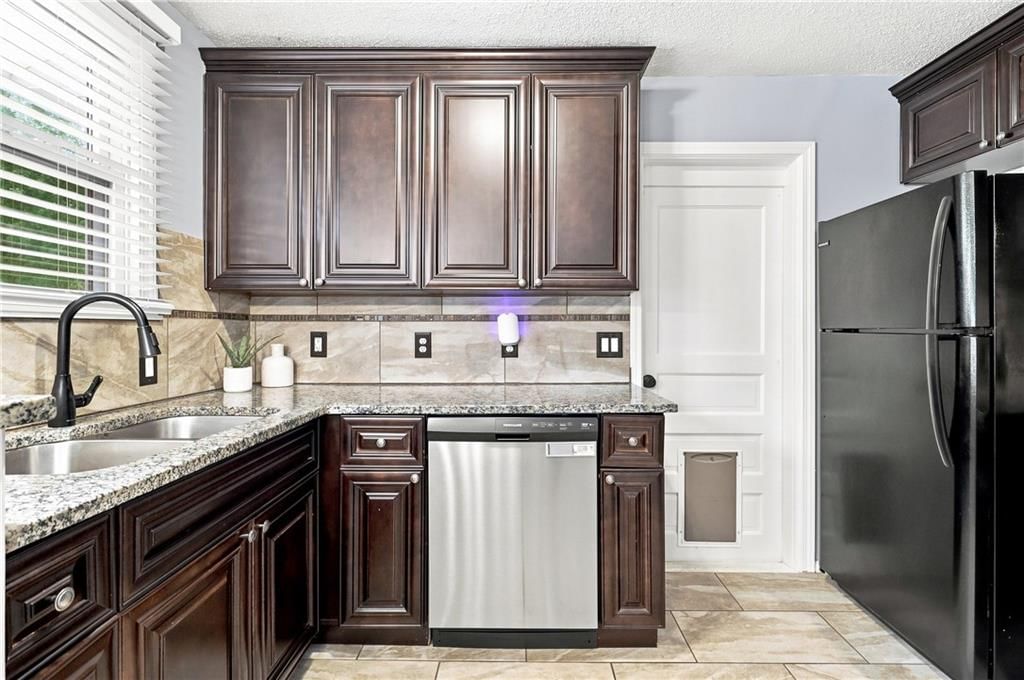 5011 Briar Street — photo 11