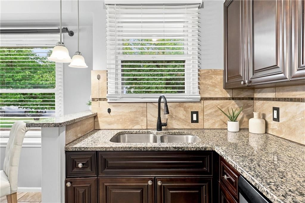 5011 Briar Street — photo 12