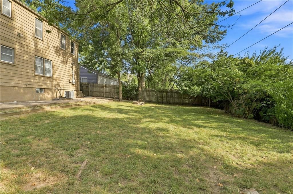 5011 Briar Street — photo 27