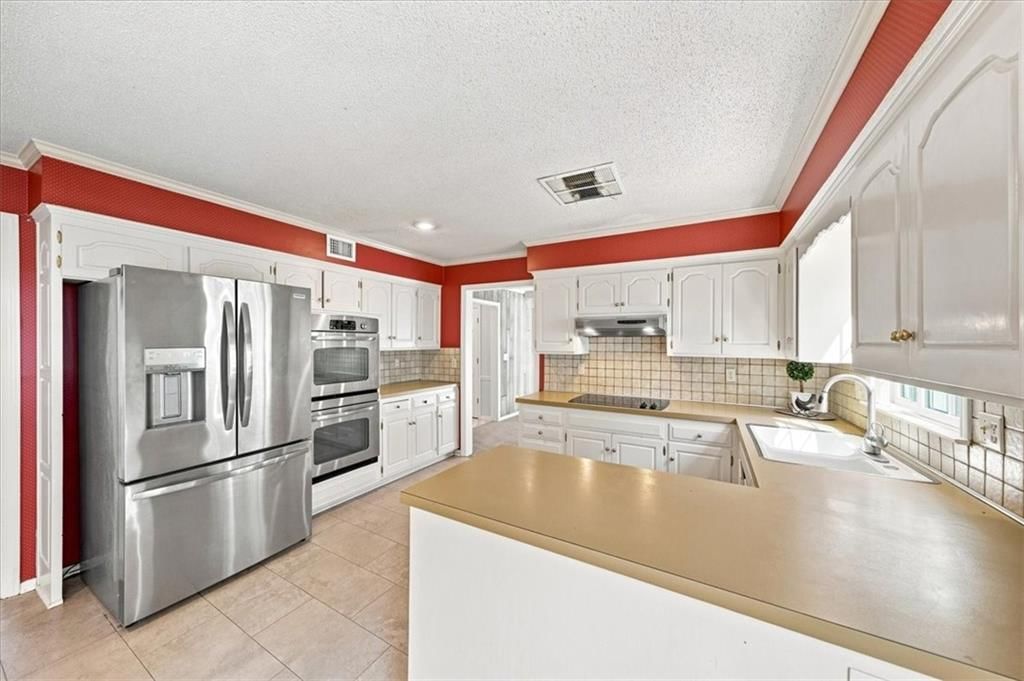 8347 W 102nd Street — photo 6