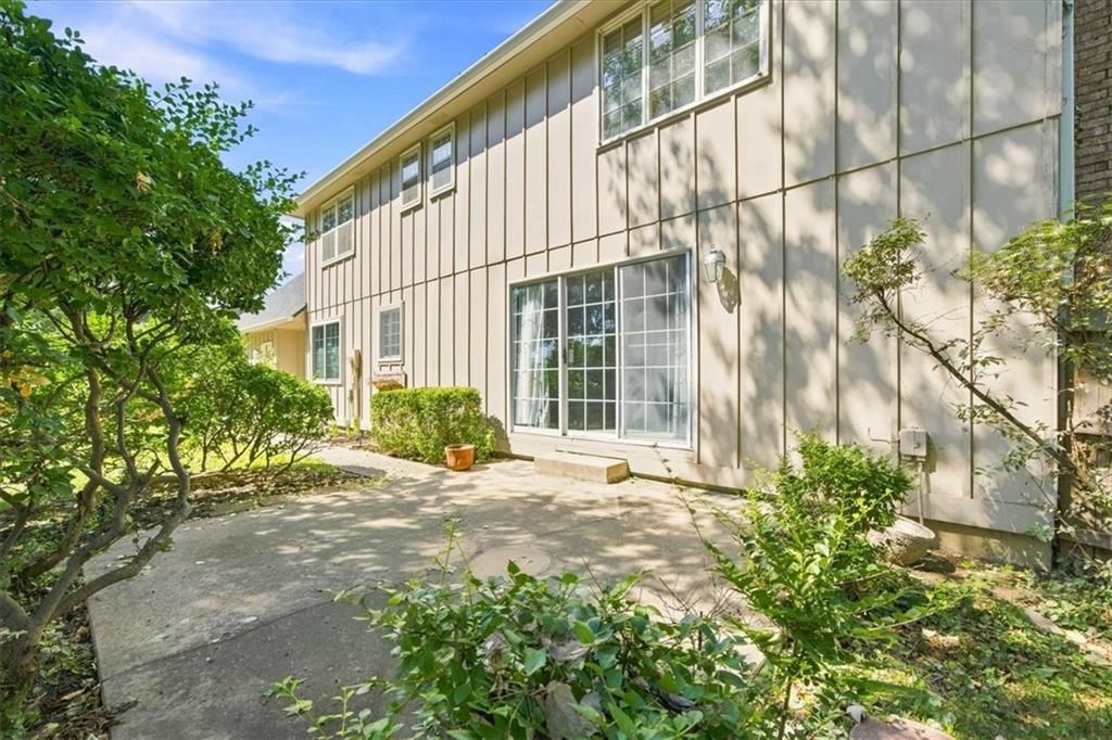 8347 W 102nd Street — photo 39
