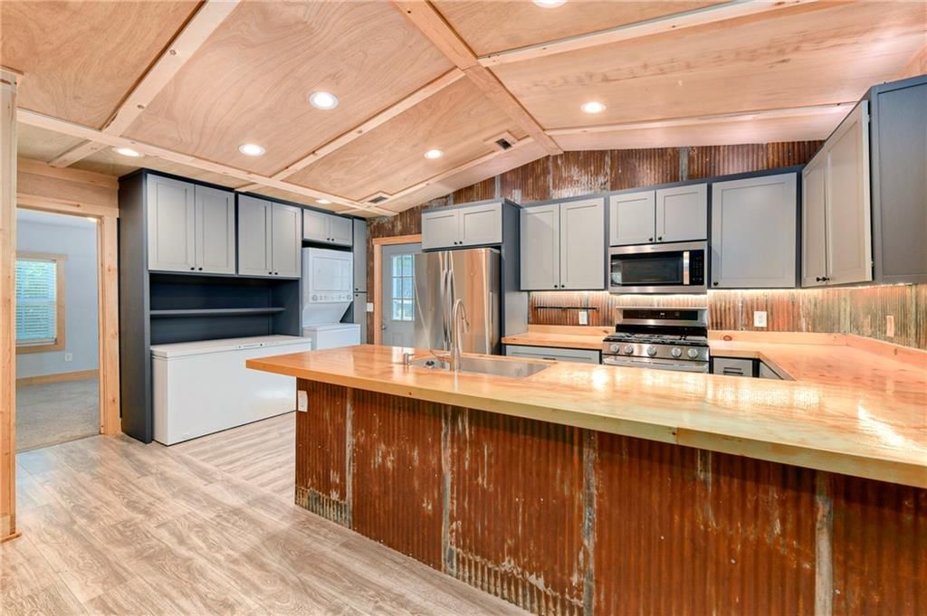 1001 Laurel Street — photo 8