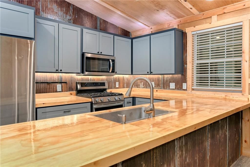 1001 Laurel Street — photo 9