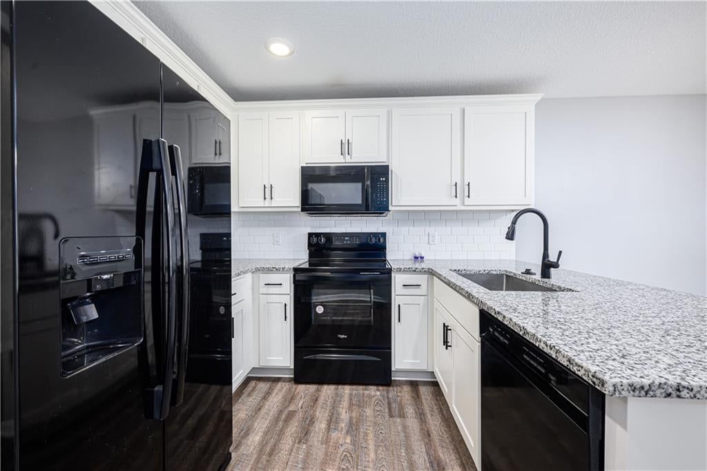 605 Washington Street — photo 8