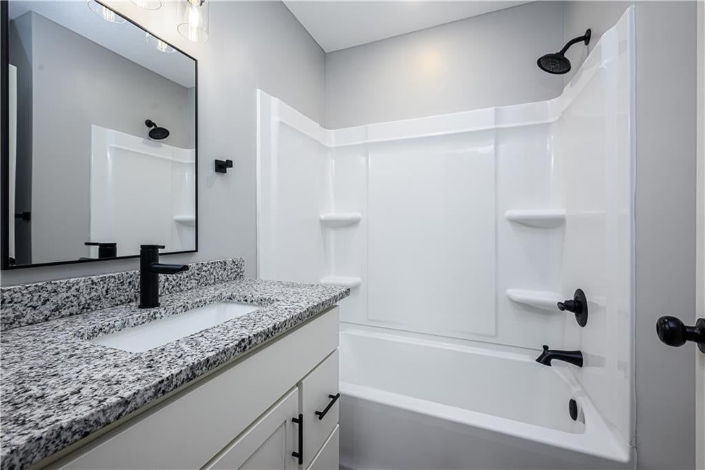 605 Washington Street — photo 12
