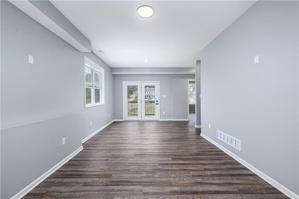 605 Washington Street — photo 15