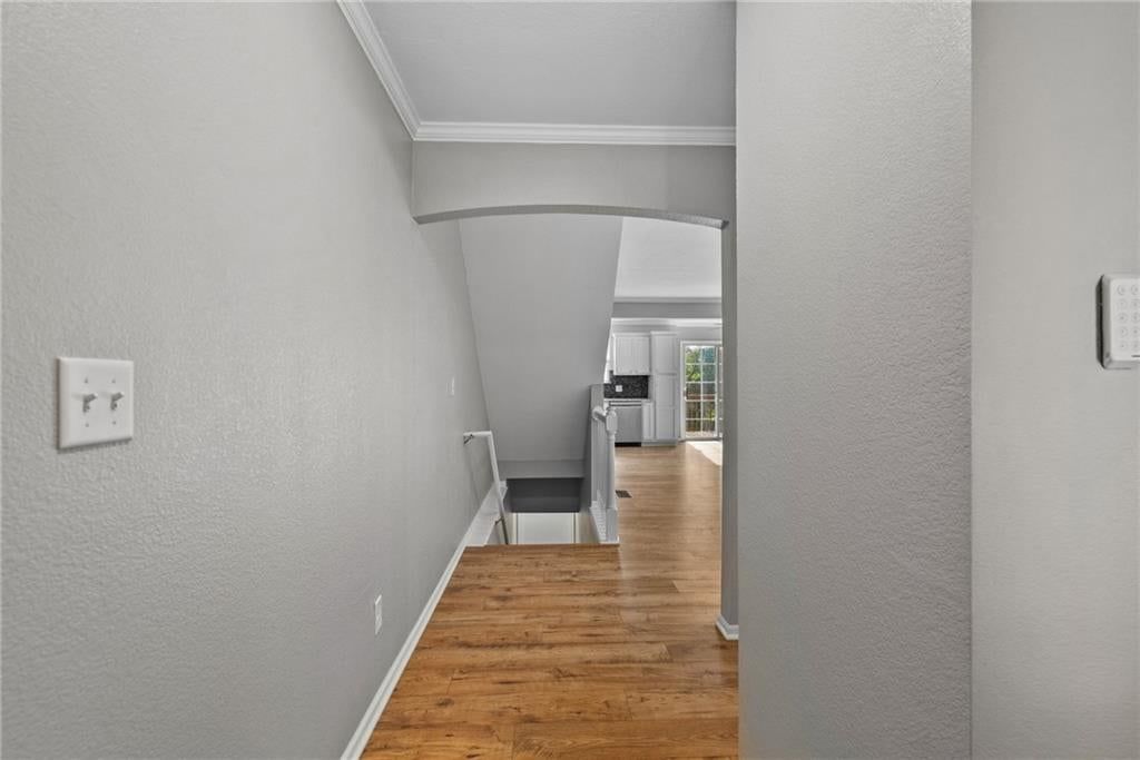 5792 NW Plantation Circle, Lee's Summit, MO: listing photo 3