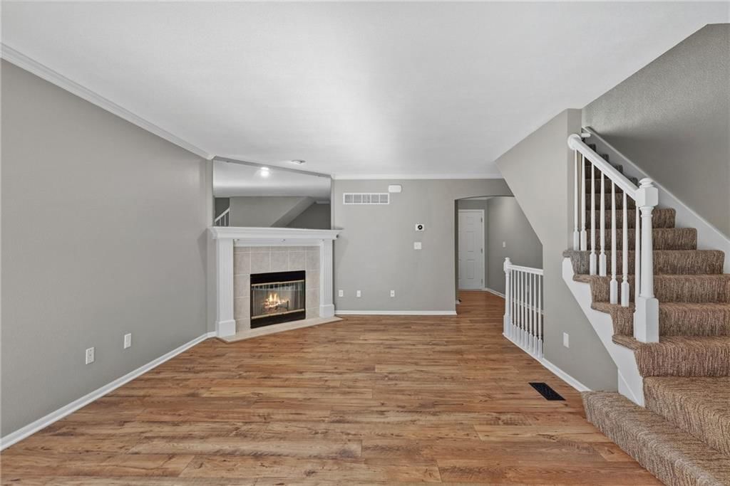 Photo 14 of 28 - 5792 NW Plantation Circle, Lee's Summit, MO 64064