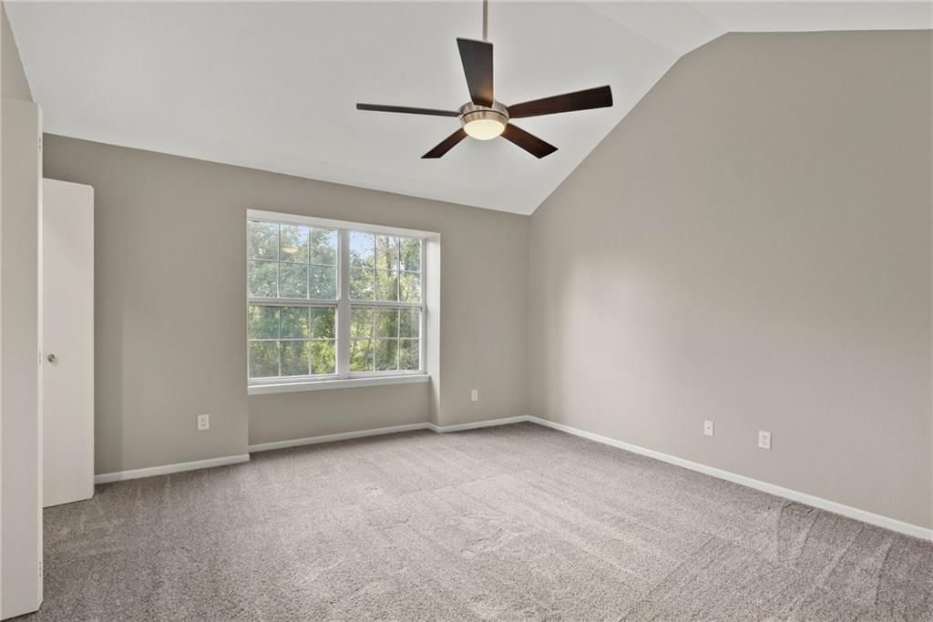 Photo 21 of 28 - 5792 NW Plantation Circle, Lee's Summit, MO 64064