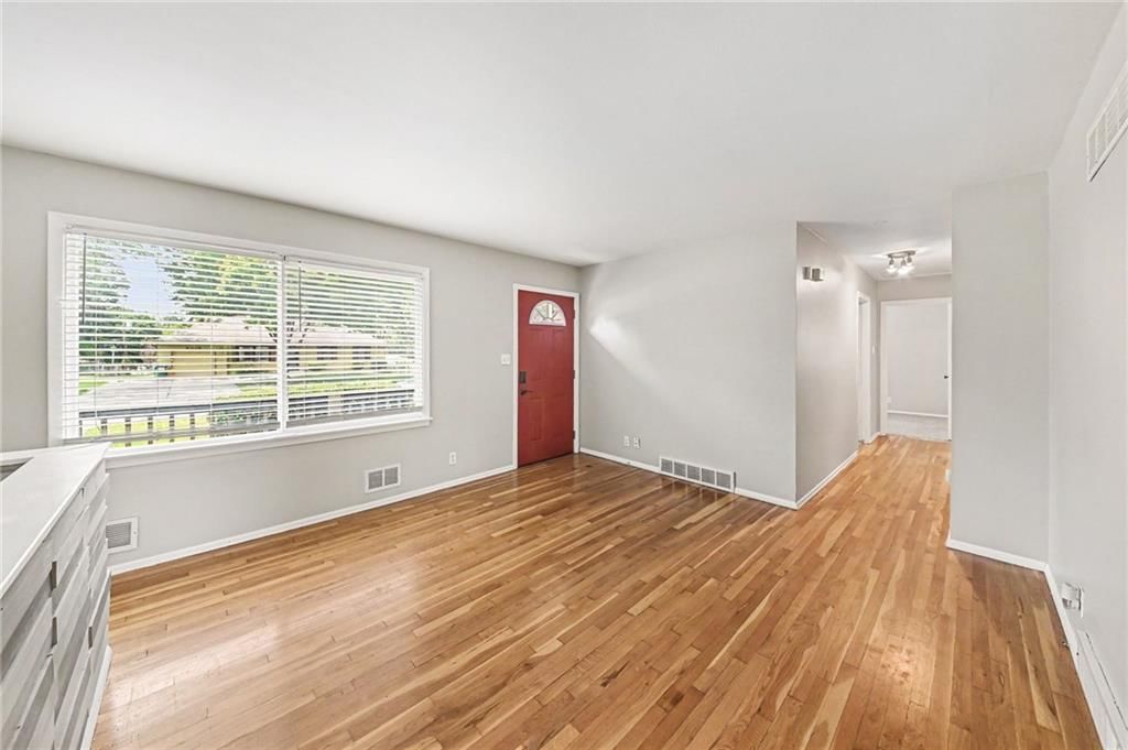 6417 N Indiana Avenue — photo 3