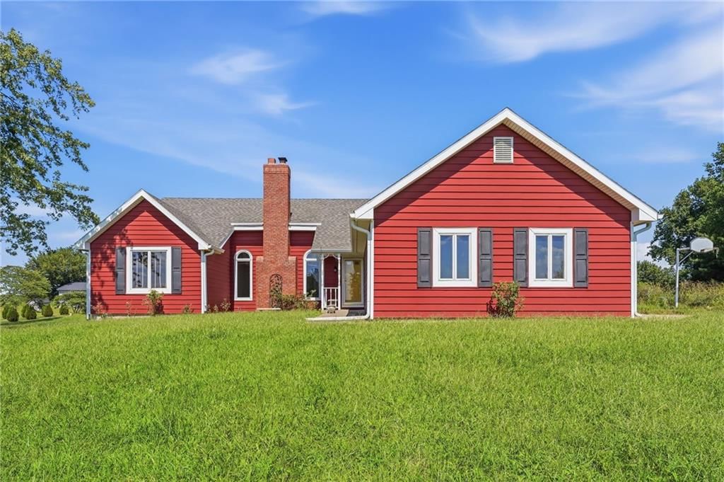 27290 Stephanie Lane, Weston, MO