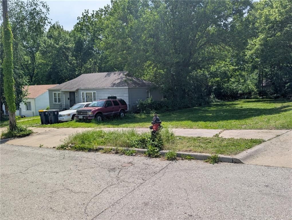 4024 Myrtle Avenue — photo 1