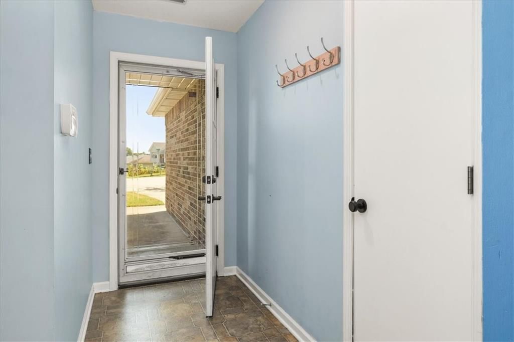 102 Shady Lane Drive — photo 8