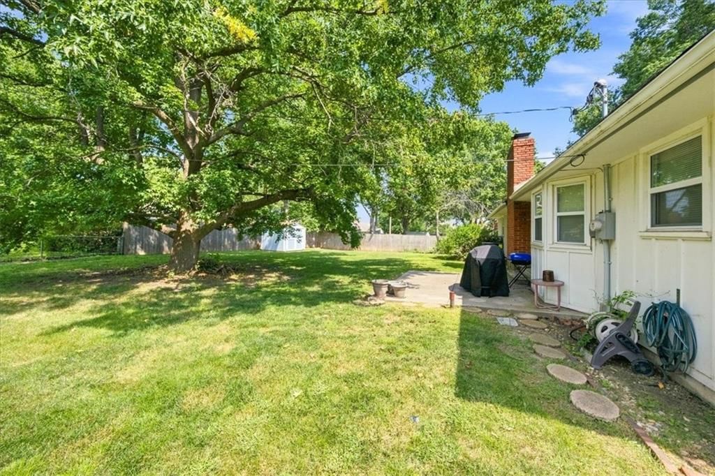 1009 SW SUNRISE Drive — photo 3