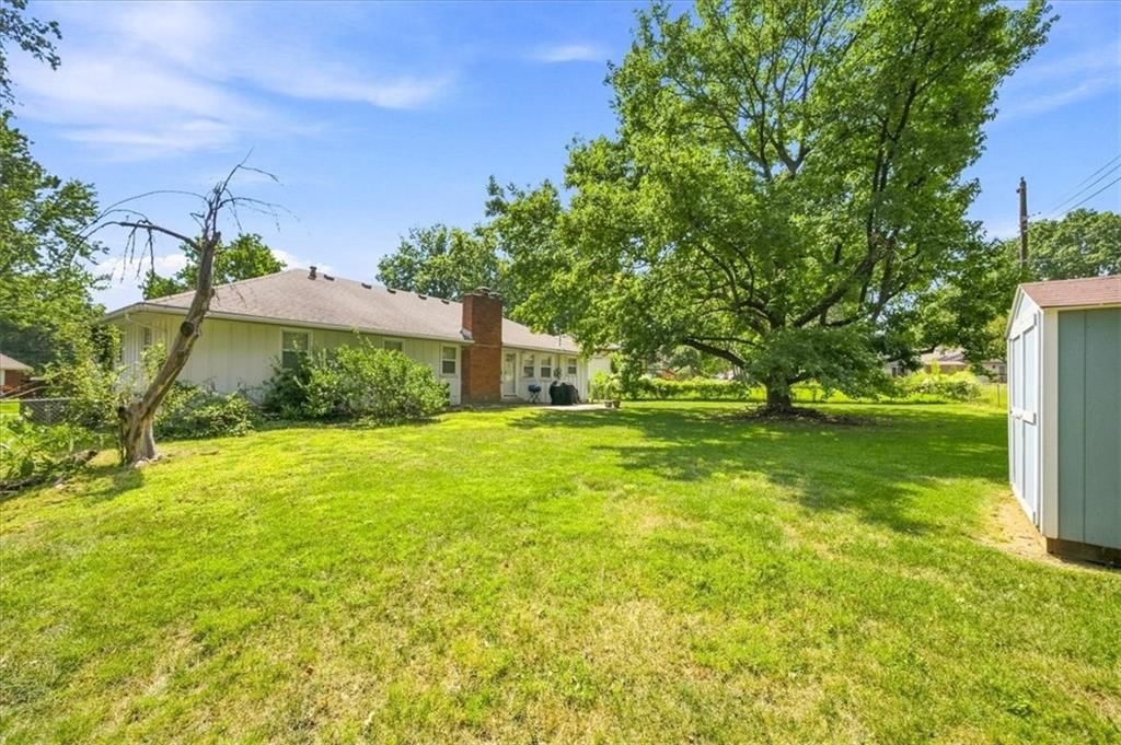 1009 SW SUNRISE Drive — photo 4