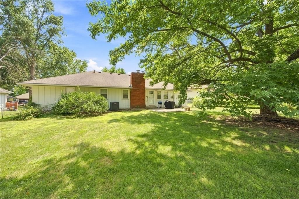 1009 SW SUNRISE Drive — photo 5
