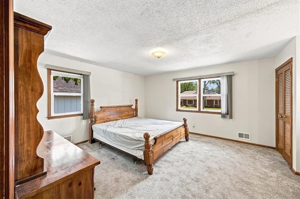 1009 SW SUNRISE Drive — photo 14