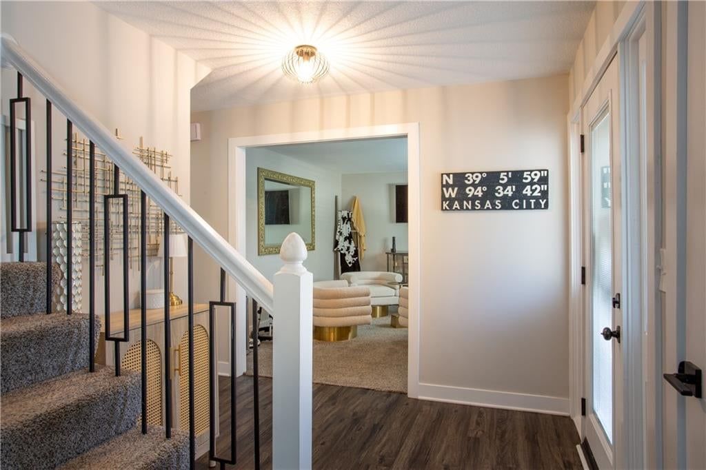 9536 W 91st Street — photo 6