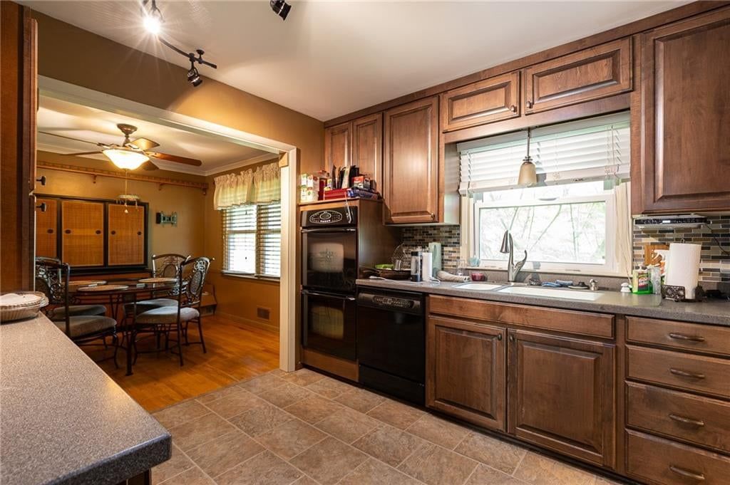 11209 Walnut Street — photo 11