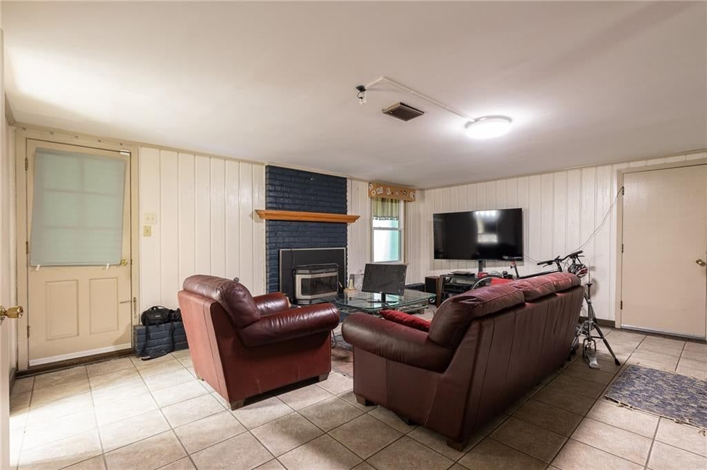 11209 Walnut Street — photo 12