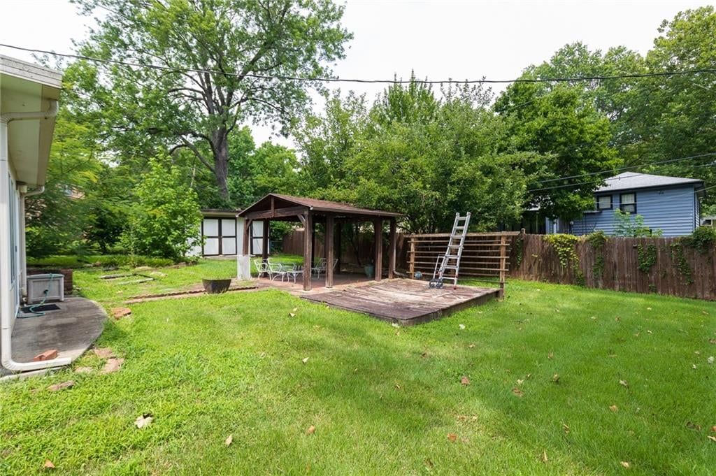 11209 Walnut Street — photo 23