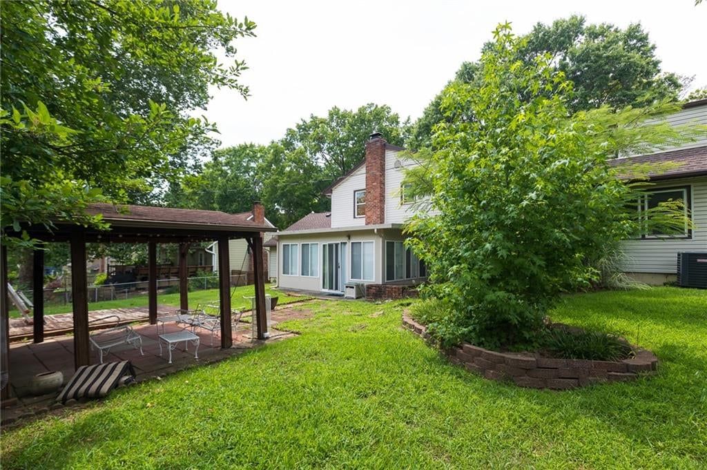 11209 Walnut Street — photo 26
