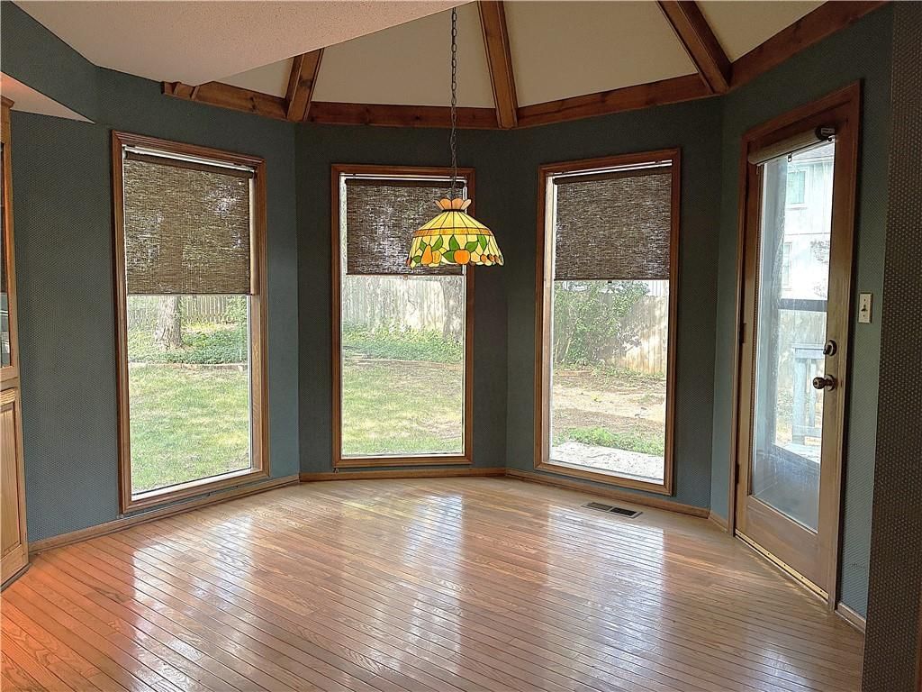 14622 W 81st Street — photo 11