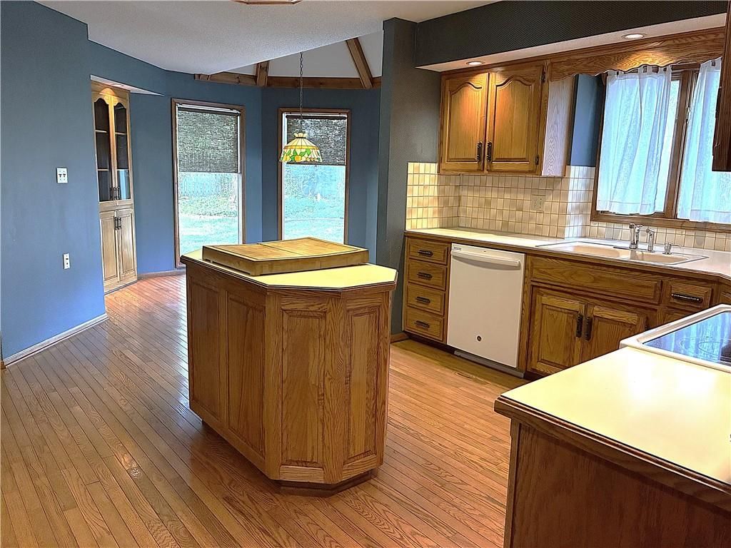14622 W 81st Street — photo 12