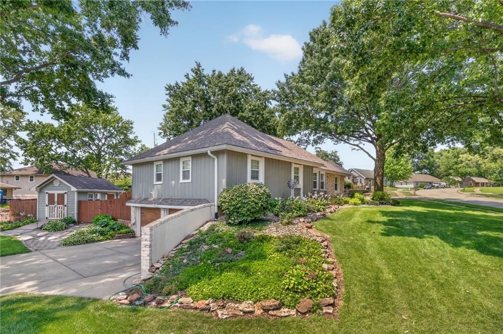 7320 N Garfield Avenue — photo 37