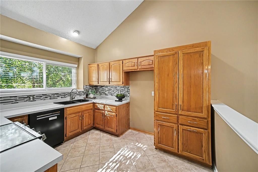 16137 S Mahaffie Street — photo 11