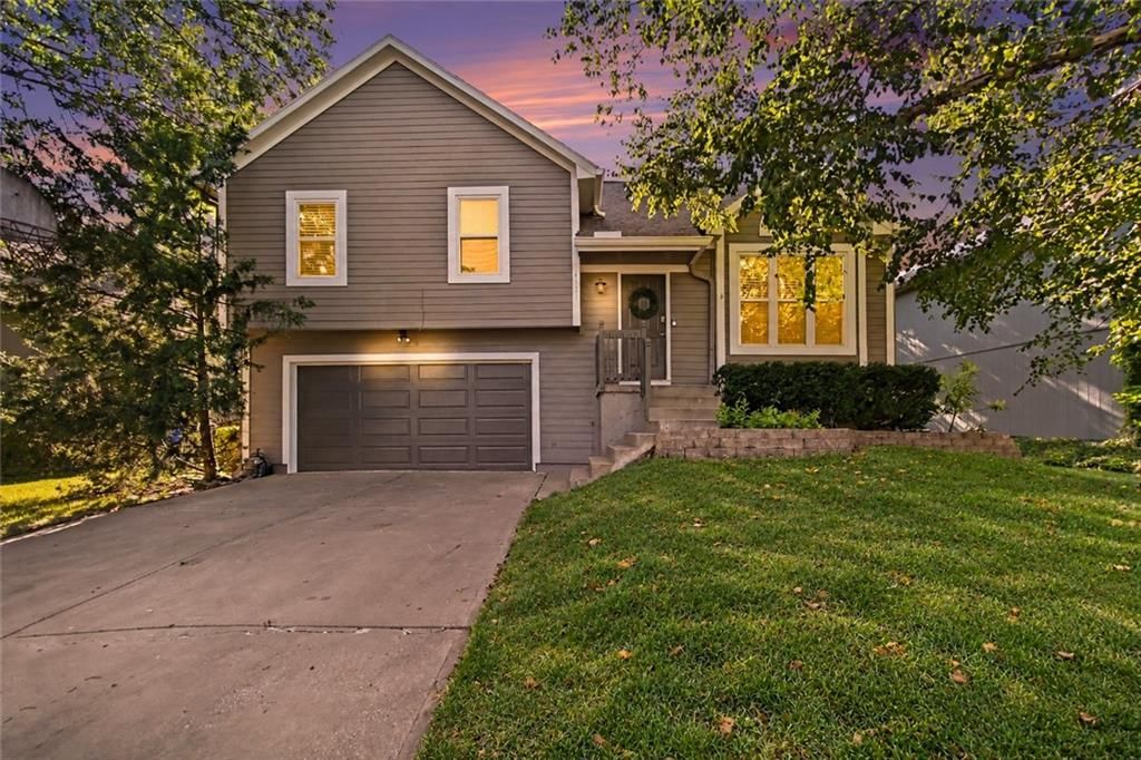 16137 S Mahaffie Street, Olathe, KS: listing photo 2