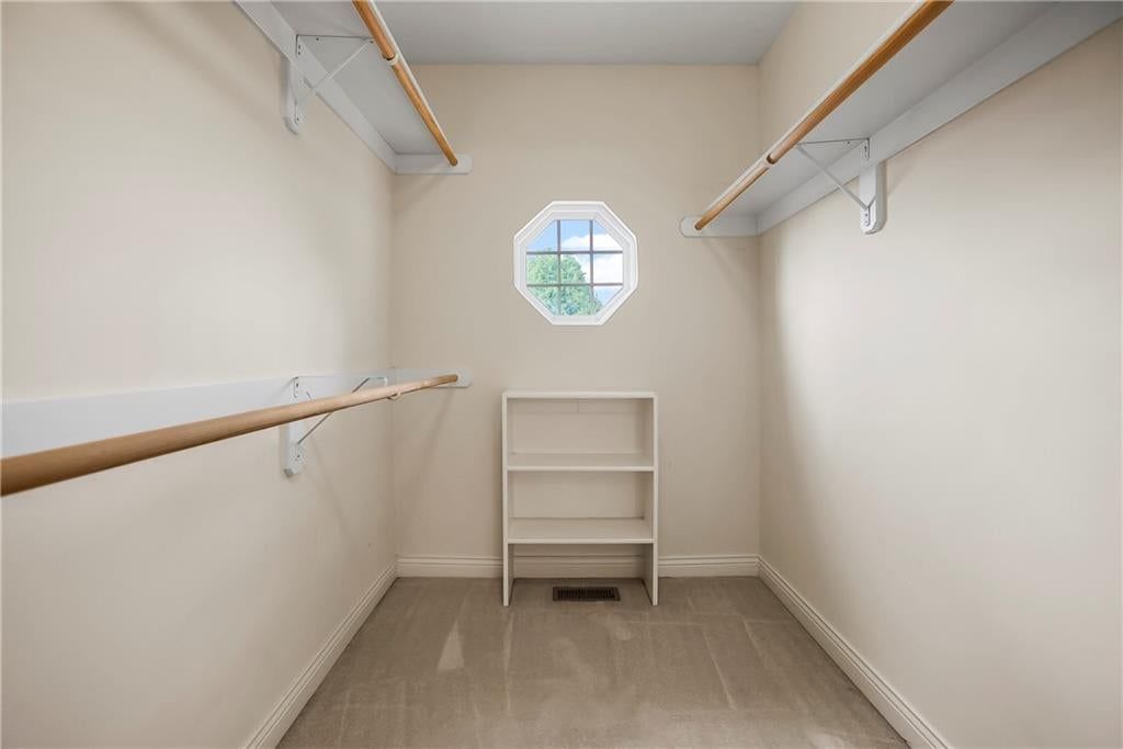 204 Thomas Circle — photo 17
