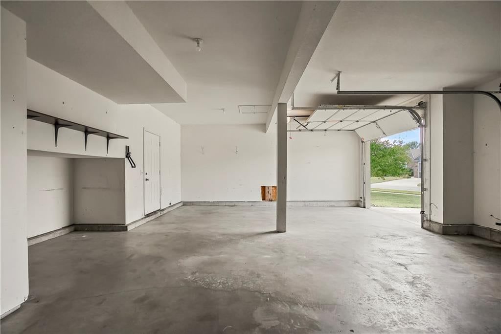 204 Thomas Circle — photo 22