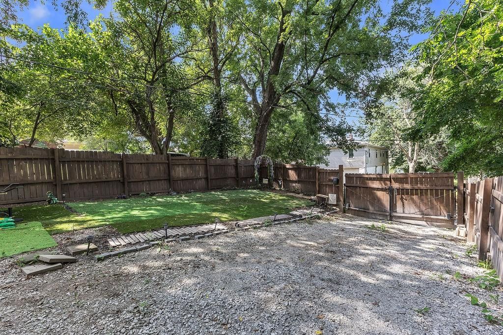 632 Bonton Street — photo 40