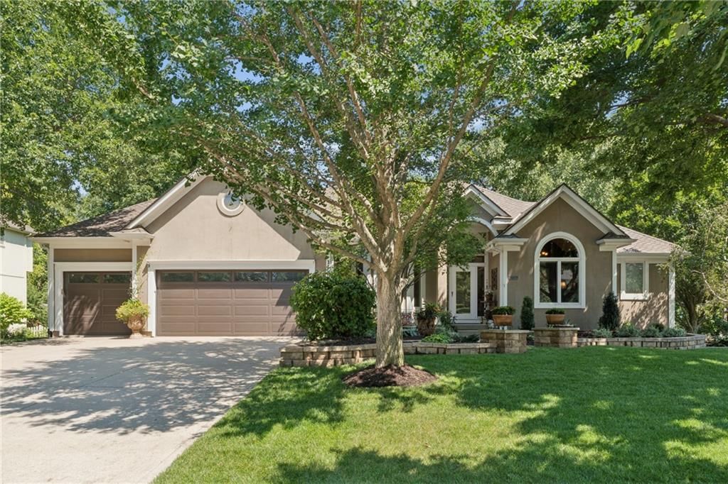14809 Linden Street, Leawood, KS