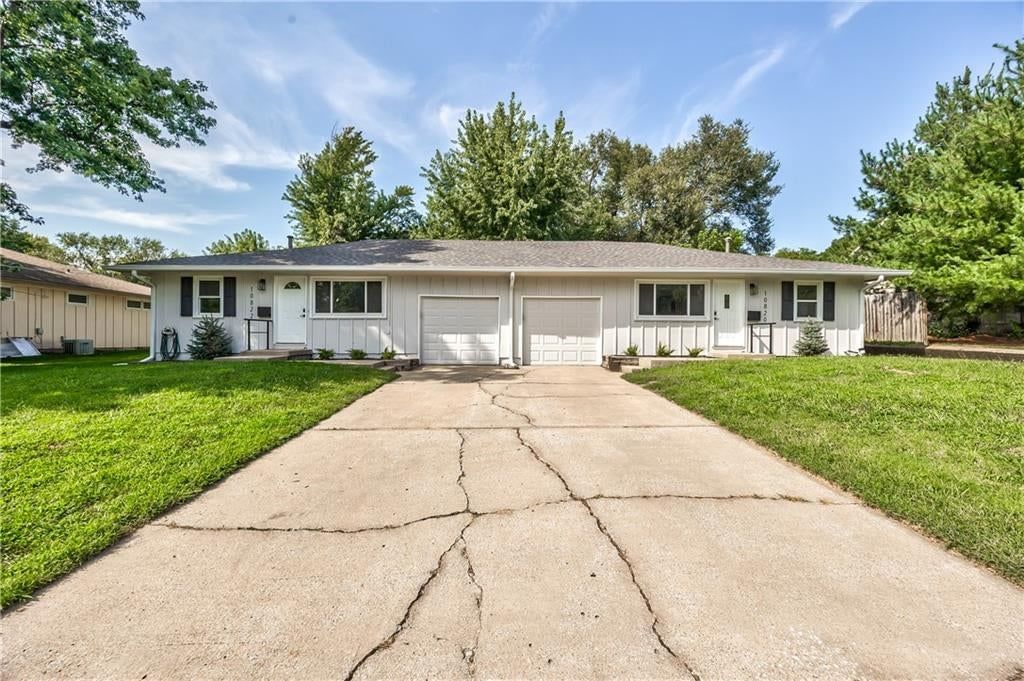 10820-10822 W 49 Street, Shawnee, KS