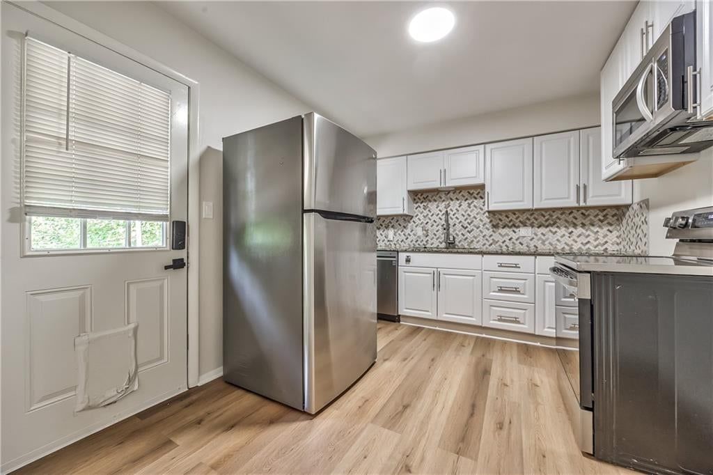 10820-10822 W 49 Street — photo 9