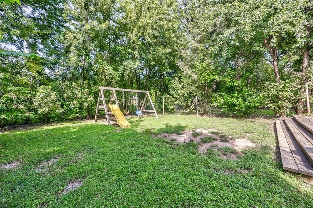 10820-10822 W 49 Street — photo 21