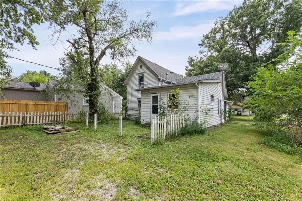 935 N Sycamore Street — photo 5