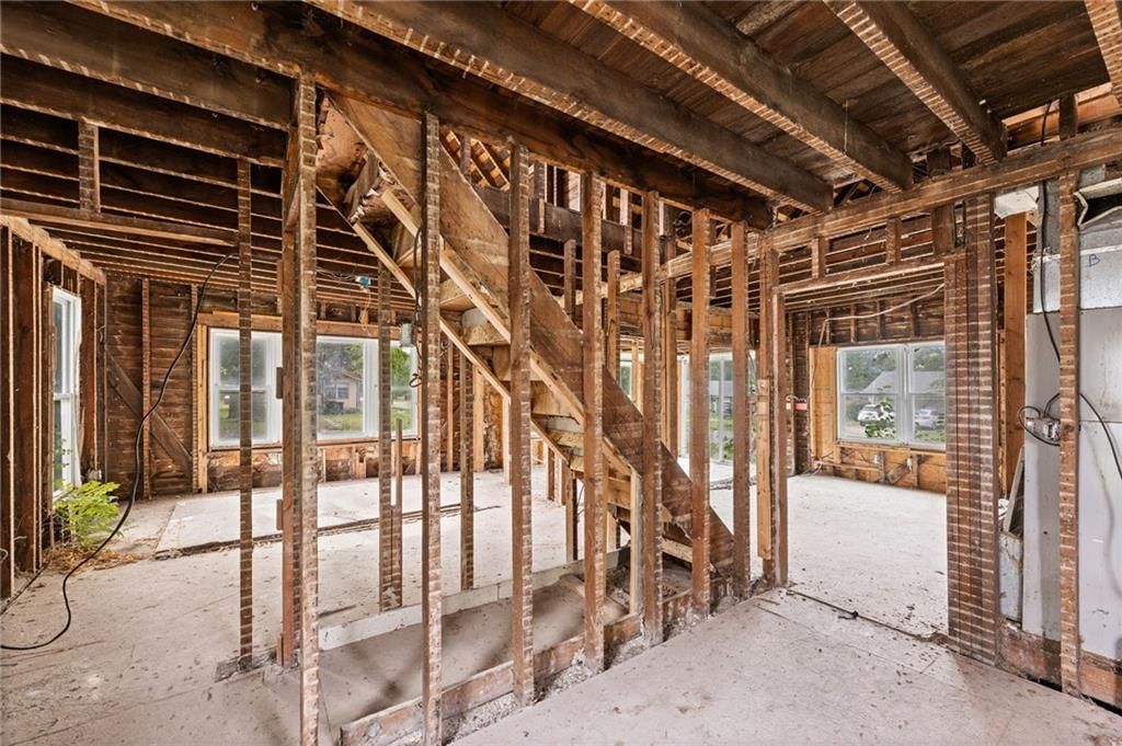935 N Sycamore Street — photo 16