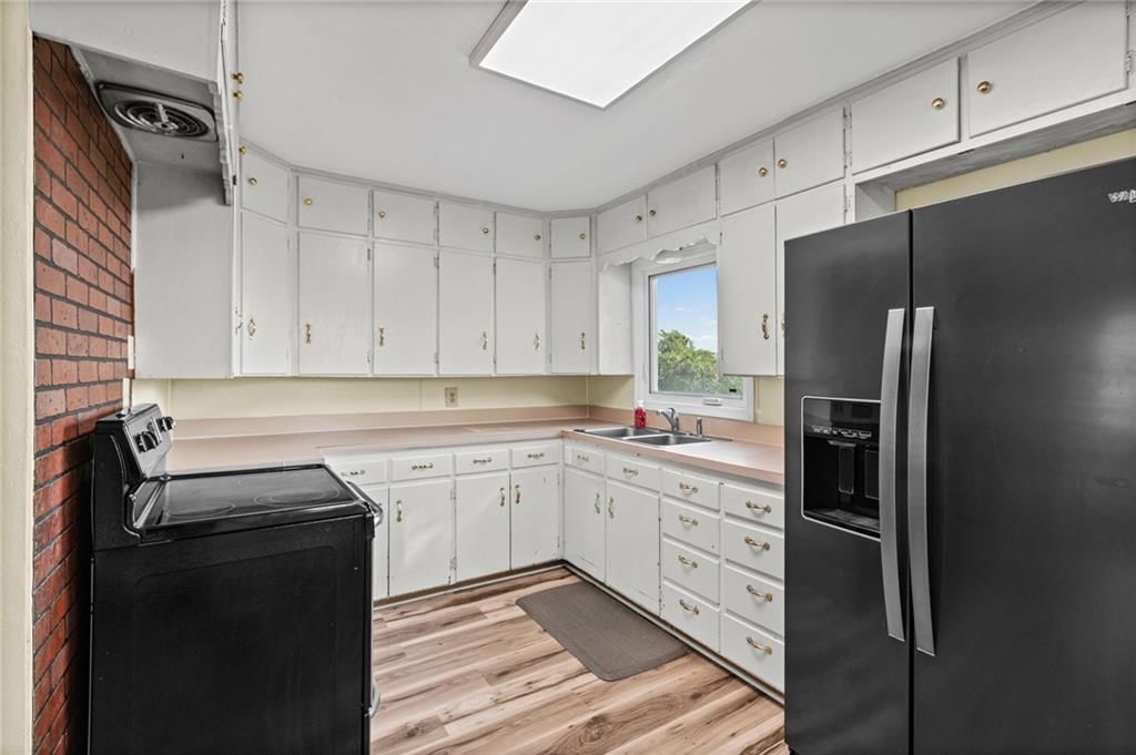 11713 HILLS Lane — photo 8