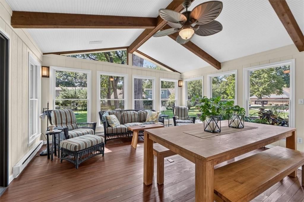 Photo 10 of 99 - 9722 Briar Street, Overland Park, KS 66207