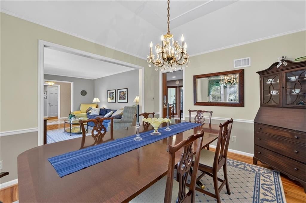 Photo 18 of 99 - 9722 Briar Street, Overland Park, KS 66207