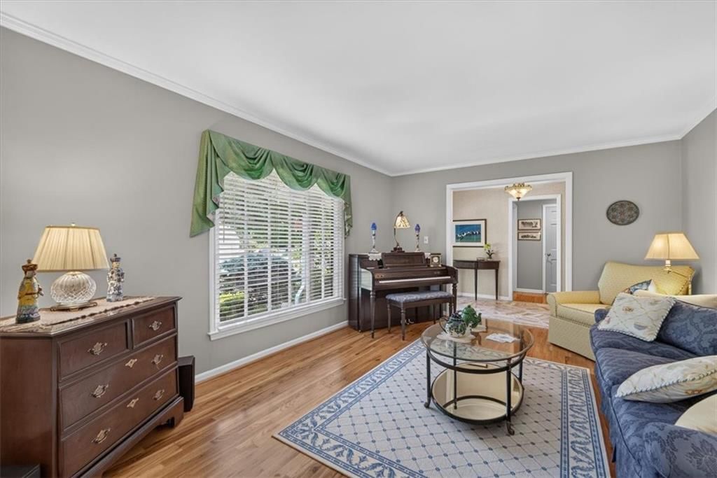 Photo 22 of 99 - 9722 Briar Street, Overland Park, KS 66207