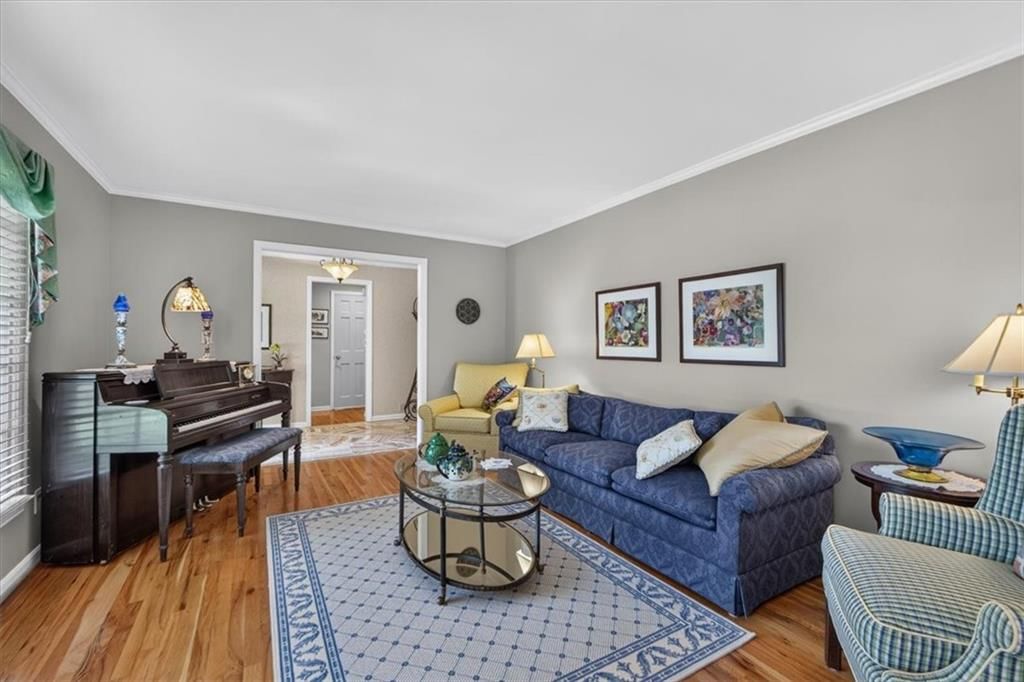 Photo 23 of 99 - 9722 Briar Street, Overland Park, KS 66207