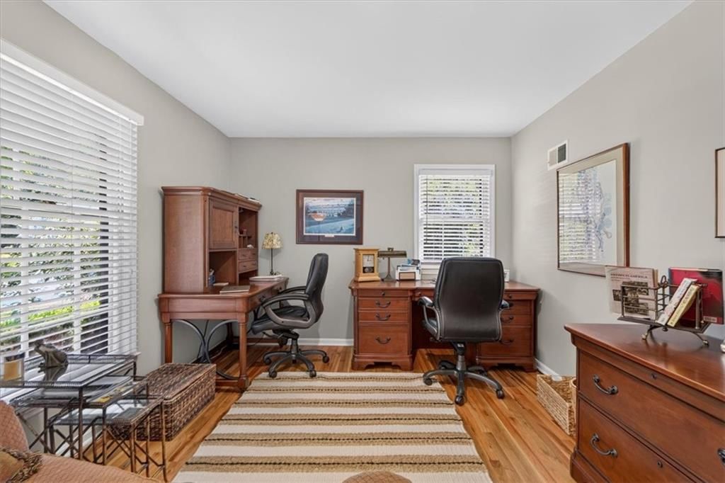Photo 28 of 99 - 9722 Briar Street, Overland Park, KS 66207