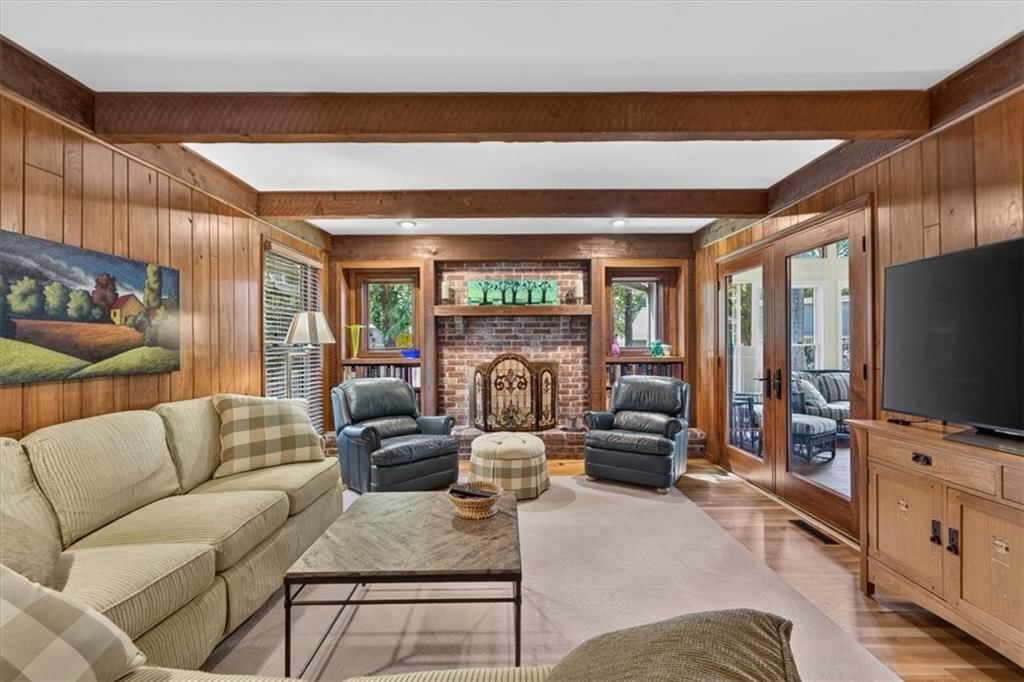 Photo 31 of 99 - 9722 Briar Street, Overland Park, KS 66207